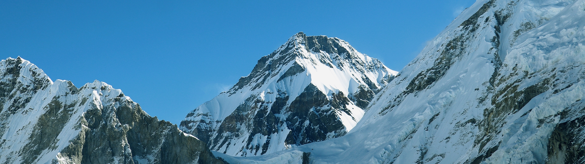 everest base camp trek in spring